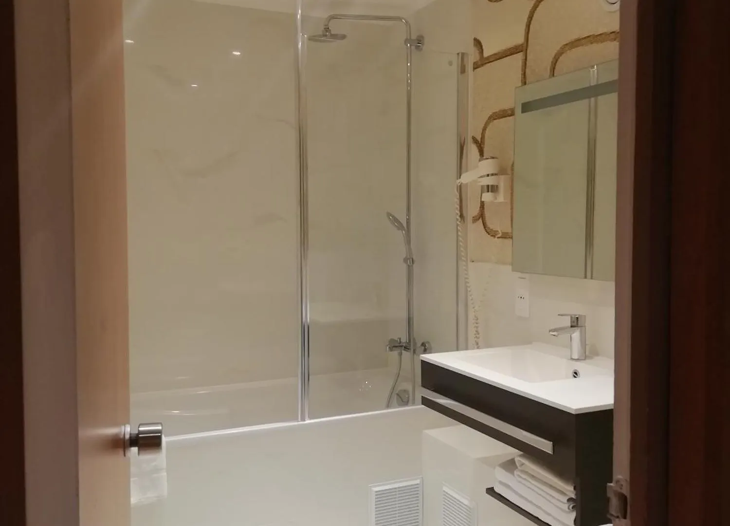 Best Western Ronceray Opéra Paris 3*,
